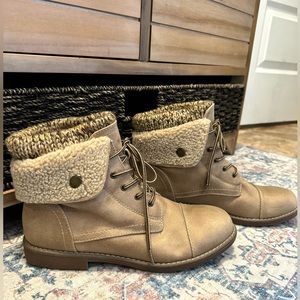 Cliffs by White Mountain Duena Women's Combat Boots